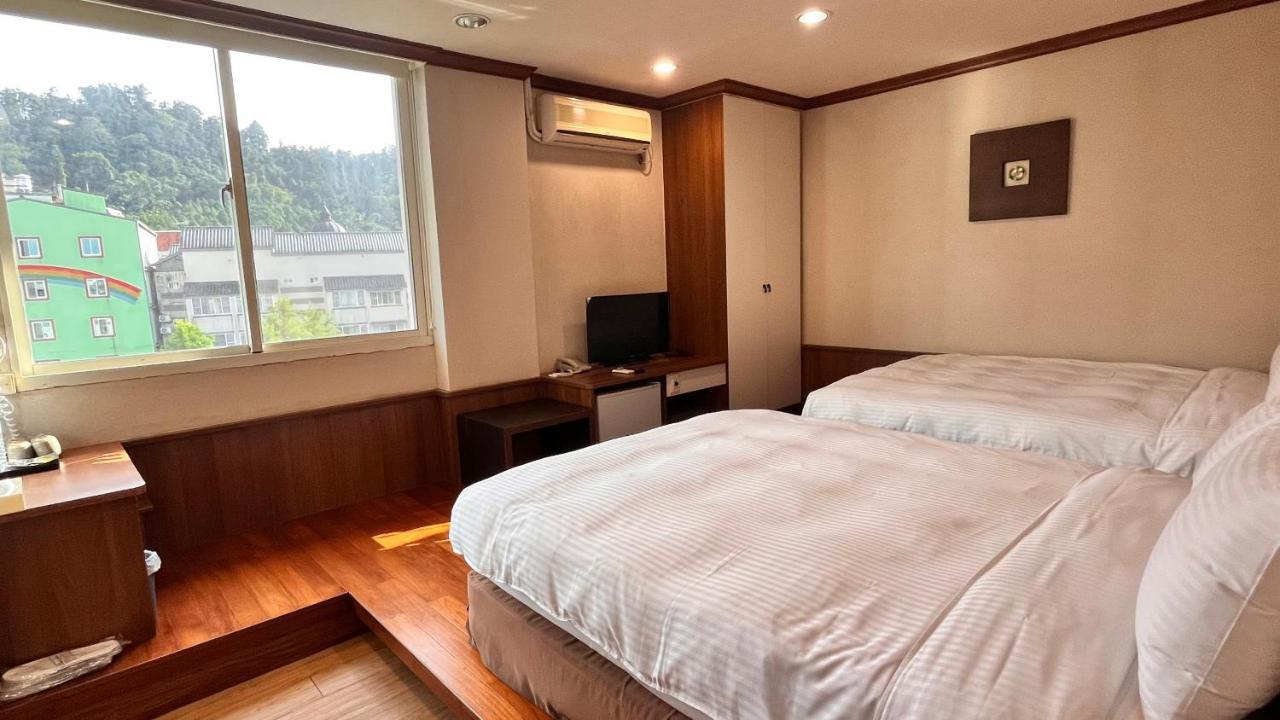 Xiu Shui Hotel 老街-停車-住宿 Yuchi Ngoại thất bức ảnh