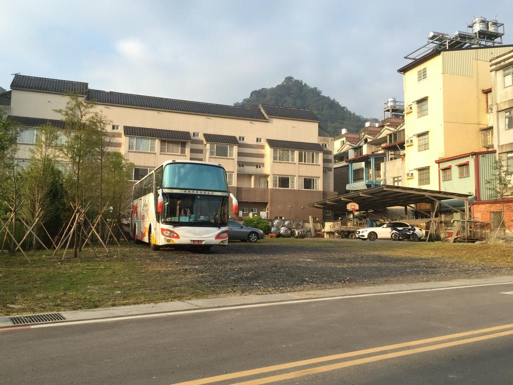 Xiu Shui Hotel 老街-停車-住宿 Yuchi Ngoại thất bức ảnh